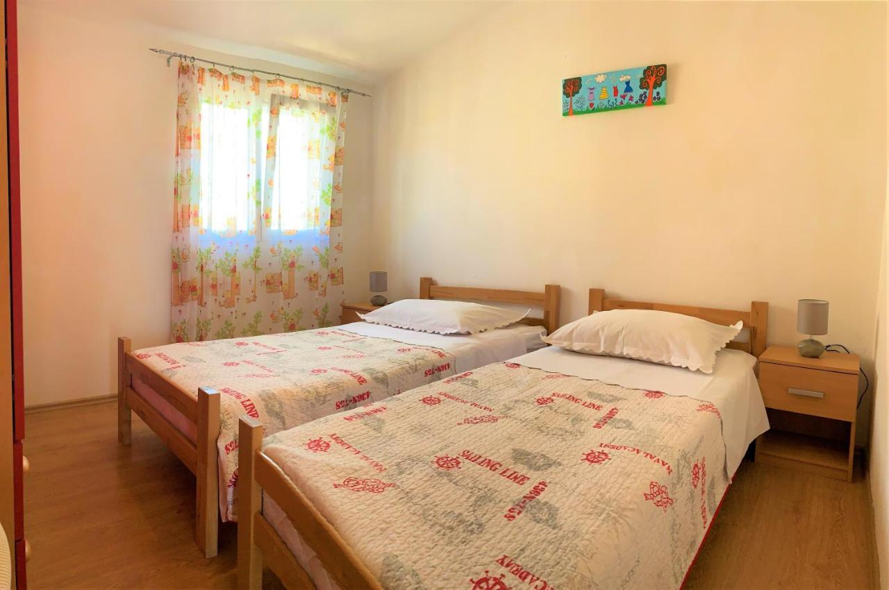 Roko Apartment House Primošten Kültér fotó
